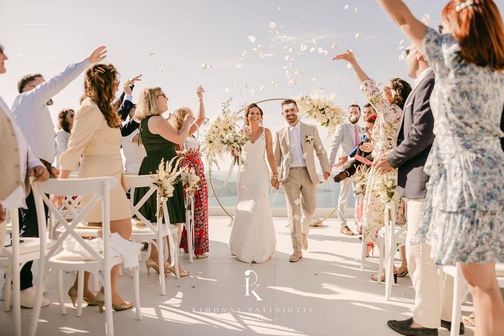 Luxury bridal look in Santorini caldera setting
